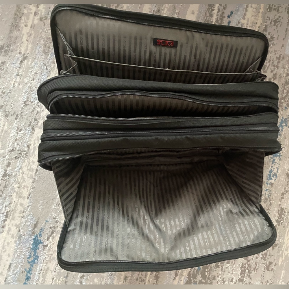Tumi Black Briefcase for Men - Picture 11 of 15